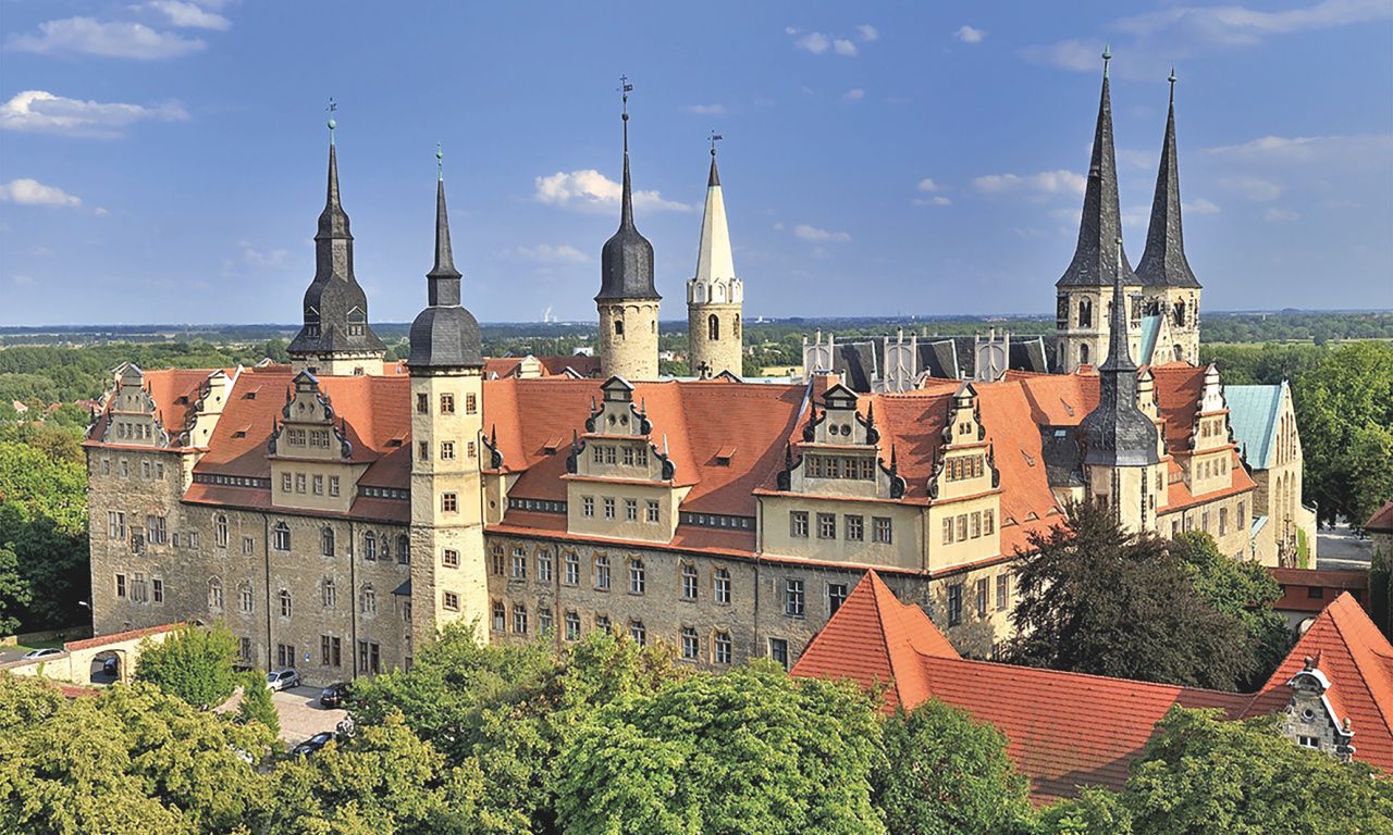 Schloss Merseburg: Kataster für 765 Fenster